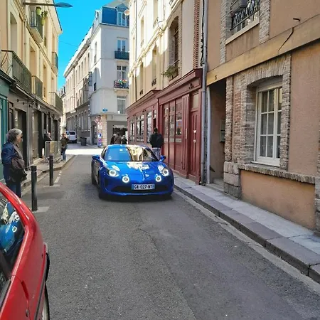 Avec Jardinet Sans Vis à Vis Plein Centre Au Rdc 350m De La