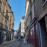 公寓 Avec Jardinet Sans Vis A Vis Plein Centre Au Rdc 350m De La