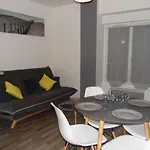 公寓 Avec Jardinet Sans Vis A Vis Plein Centre Au Rdc 350m De La *