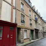 公寓 Avec Jardinet Sans Vis A Vis Plein Centre Au Rdc 350m De La