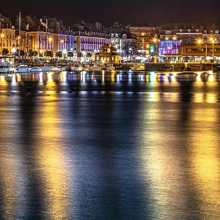Appartement Avec Jardinet Sans Vis à Vis Plein Centre Au Rdc 350m De La Dieppe
